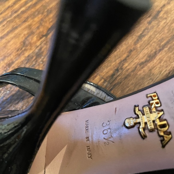 Black patent Prada sandals - Picture 5 of 5